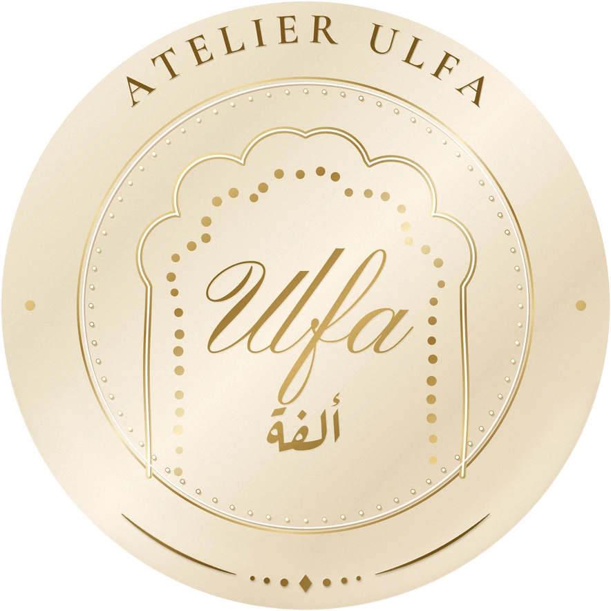 Logo Atelier Ulfa, une arche festonnée dorée